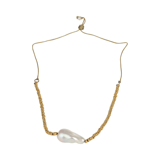 Elegant gold-plated choker with baroque pearl, eye-catching accessory.